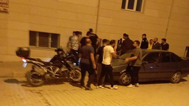 Elazığ'da iki grubun kavgası kan döktü! Silahlar patladı: 2 kişi yaralandı - Resim: 1