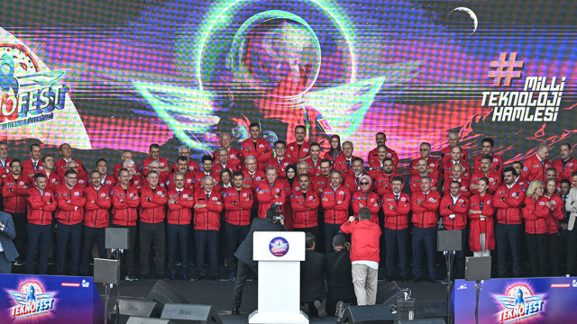 Cumhurbaşkanı Erdoğan, TEKNOFEST İzmir'de muhalefete çağrı yaptı! Kılıçdaroğlu'nu bu sözlerle eleştirdi - Resim: 2