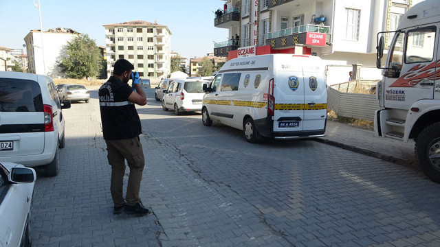 Küfürleştiği kardeşine kurşun yağdırdı! Polise teslim oldu - Resim: 1