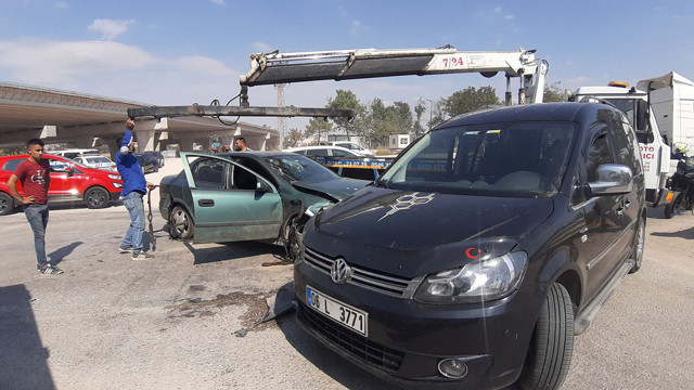 Edirne'de feci kaza! İki otomobil birbirine girdi: 3 yaralı - Resim: 2
