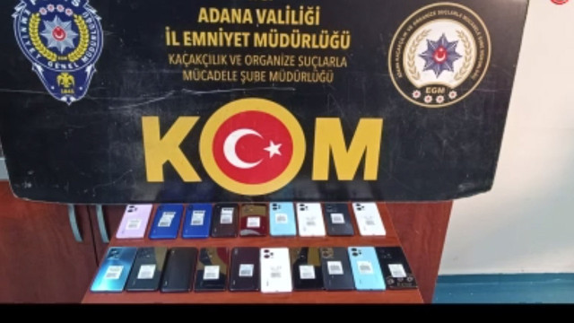 Kaçak telefonları rahlenin içerisinde kaçırmaya çalışan kişi yakalandı - Resim: 1