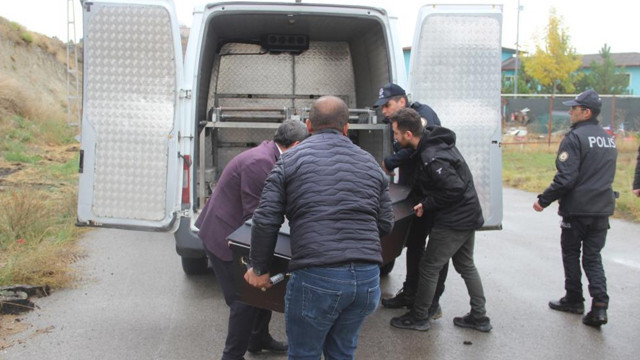 Sivas'ta intihar! 14 yaşındaki kız çocuğu uçurumdan atladı, kolundaki yazı dikkat çekti - Resim: 2