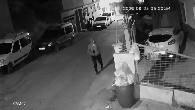 Bursa'da oto faresini burnu yakalattı - Resim: 0