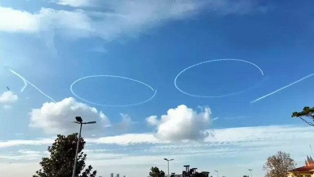 İstanbul Boğazı'ndan tarihi geçiş! Cumhurbaşkanı Erdoğan Vahdettin Köşkü’nde donanmayı selamladı - Resim: 1