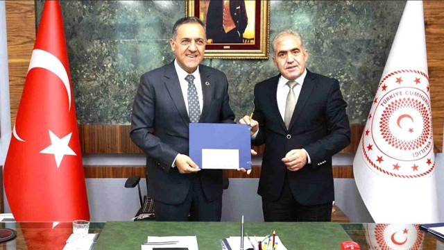 İş insanı Osman Nuri Bakırcı ve Bingöl Valisi'nden ortaokul protokolü imzası - Resim: 0