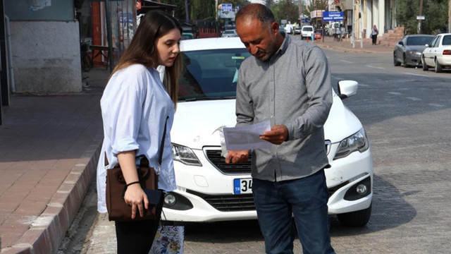 Niğdeli baba Adana'ya geldi elinde ilanla sokak sokak kayıp kızını ve arkadaşını arıyor - Resim: 2
