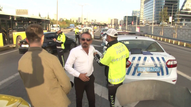 "Düşmanım olabilir çekmeyin" diyen taksicinin aranması olduğu ortaya çıktı - Resim: 0