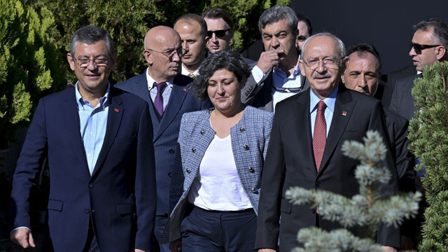 CHP Genel Başkanı Özgür Özel, Kemal Kılıçdaroğlu'nu evinde ziyaret etti - Resim: 0