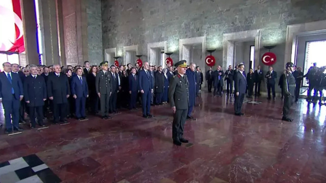 Atatürk'ün vefatının 85. yılı... Cumhurbaşkanı Erdoğan başkanlığındaki devlet erkanı Anıtkabir'de - Resim: 1