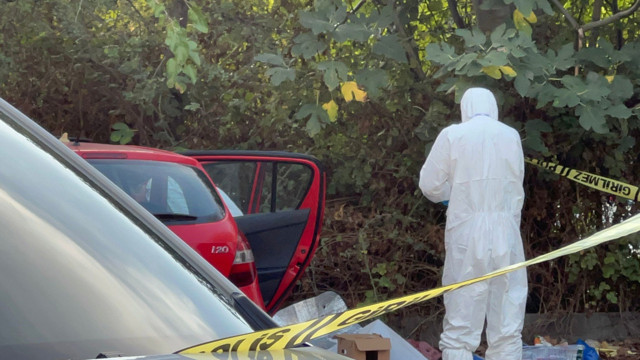 Ataşehir'de hastane otoparkında araç içinde kadın cesedi bulundu - Resim: 0