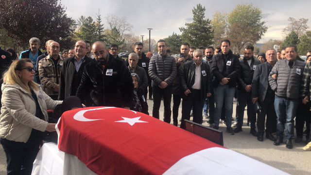 Kendine serum takan hemşire uykudan uyanamadı, gözyaşlarıyla uğurlandı - Resim: 1