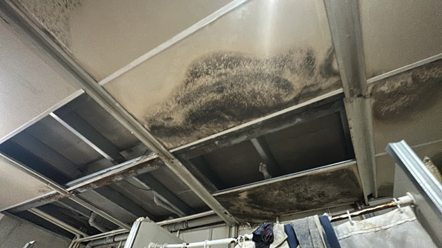 İstanbul'da şantiyede çalışan işçiler isyan etti - Resim: 1