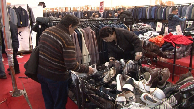 Kadıköy’de markalar çadırı açılışında 'indirim' izdihamı - Resim: 0