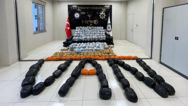 180 günde neler yaptı neler! İşte Ali Yerlikaya'nın karnesi: Kartel, Sibergöz, Kafes, Çember, Kahramanlar... - Resim: 3