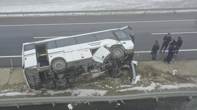 Ağrı'da zincirleme trafik kazası! Çok sayıda yaralı var - Resim: 0