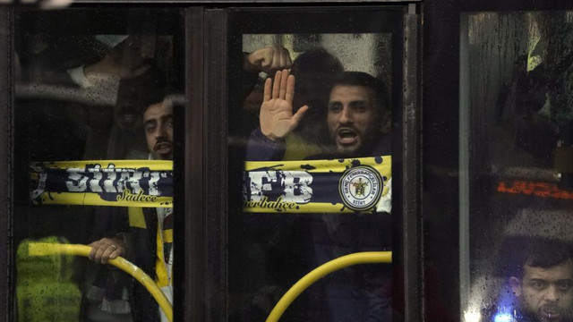 Fenerbahçe taraftarı, Tüpraş Stadyumu'na geldi - Resim: 0