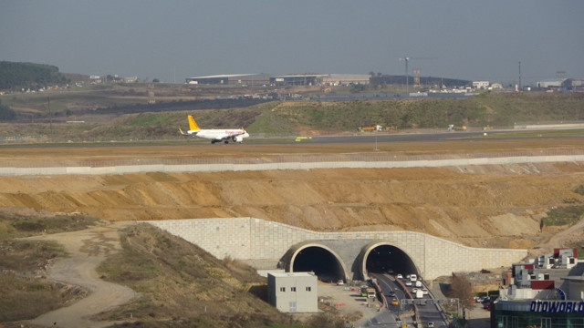 "Açık hava tüneli" diye eleştirilmişti: Üzerinden dünyaya uçuşlar yapılıyor - Resim: 1