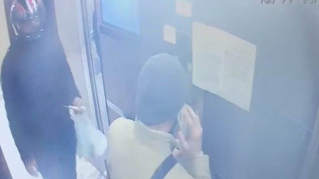 Kurye gibi geldiler, ev sahibini bağlayıp 20 bin doları çaldılar - Resim: 0