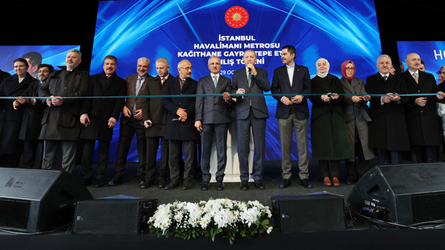 Cumhurbaşkanı Erdoğan: Birilerinin dizleri titremeye, paçaları tutuşmaya başladı - Resim: 3