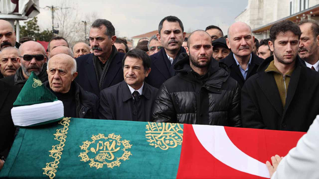 MHP MYK üyesi Çakıroğlu, son yolculuğuna uğurlandı: Cenaze törenine Murat Kurum da katıldı - Resim: 0