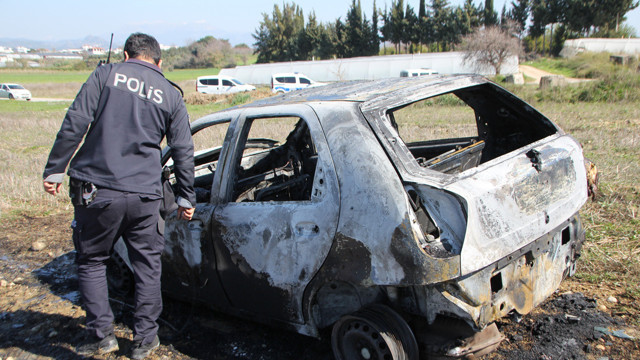 Antalya'da eşine kızan kişi otomobili ateşe verdi - Resim: 0
