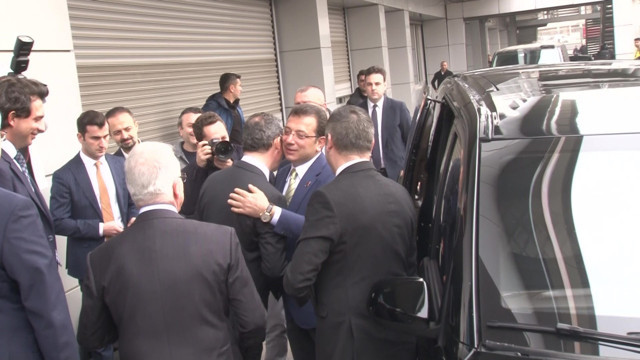 Ekrem İmamoğlu ve Ali Koç arasında dikkat çeken 'kravat' diyaloğu - Resim: 0