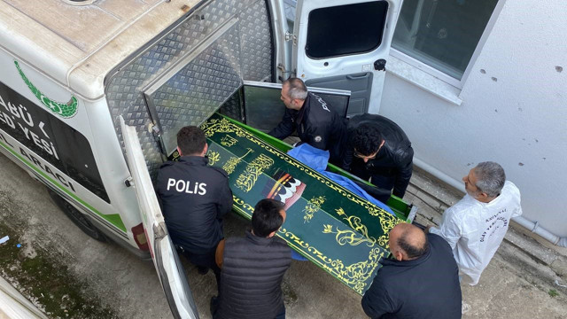 Duvardan düşen genç kadın hayatını kaybetti - Resim: 0