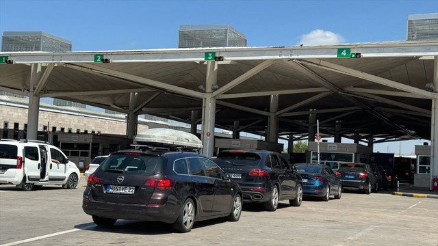 Gurbetçilerin anavatana gelişleri başladı - Resim: 1