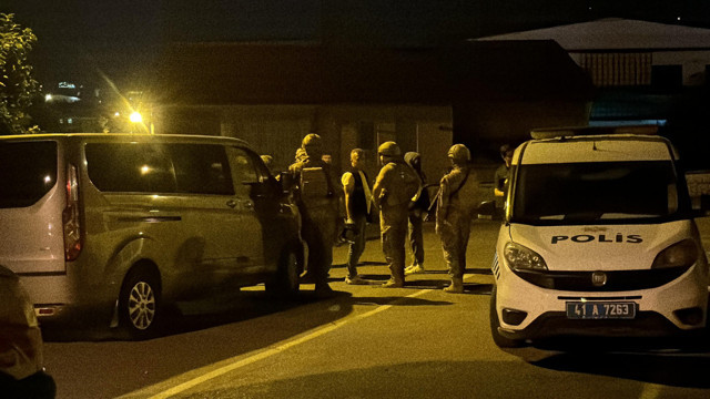 Elinde pompalı tüfekle sokağa çıkan kişi 4 saatte ikna edildi - Resim: 0