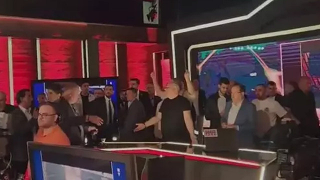 Stüdyoda gerginlik çıktı, Acun Ilıcalı rahatını bile bozmadı! Aziz Yıldırım'a bakışı dikkat çekti... - Resim: 0