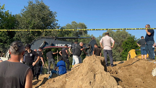 Aydın'da içme suyu hattı kazı çalışmasında göçük: 3 kişi hayatını kaybetti - Resim: 0