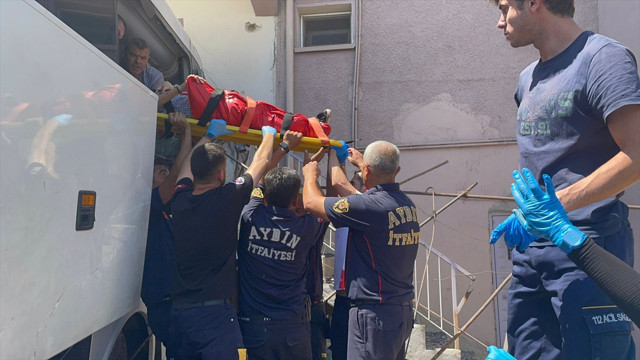 Aydın'da kontrolden çıkan yolcu otobüsü eve daldı: 1 ölü - Resim: 1