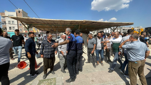 Şanlıurfa'da esnaf ile zabıta arasında yer kavgası! Yaralılar var - Resim: 2