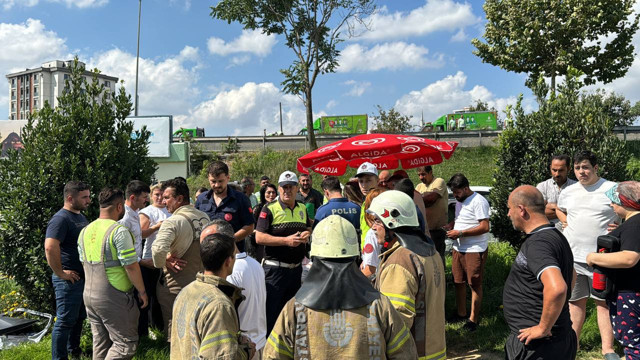 Bağcılar'da minibüs ile cip çarpıştı, olay yerinde kavga çıktı! Görgü tanığı kaza anını böyle anlattı - Resim: 2