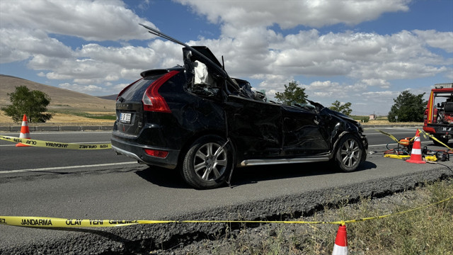 Kayseri'de trafik kazasında 2 kardeş yaşamını yitirdi - Resim: 0