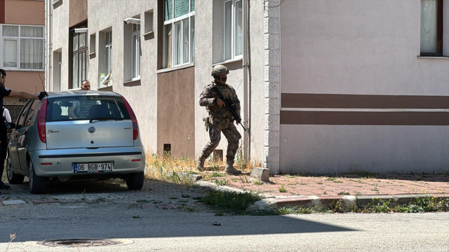 Uyuşturucu bağımlısı dehşet saçtı! Kastamonu'dan acı haber geldi: 1 polis şehit oldu - Resim: 1