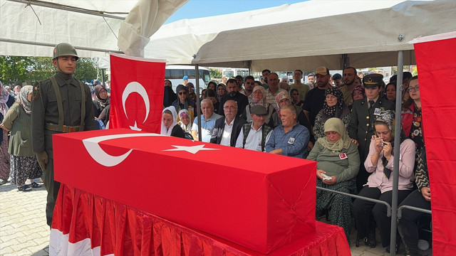 Şehit Piyade Binbaşı Osman Ayan, memleketi Isparta'da son yolculuğuna uğurlandı - Resim: 0