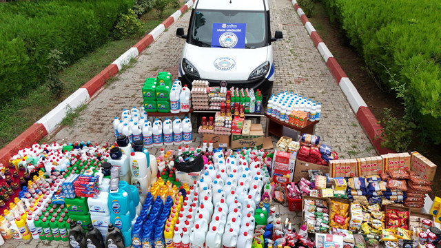 Mersin'de denetimlerde son kullanma tarihi geçmiş 100 bin ürün bulundu - Resim: 0