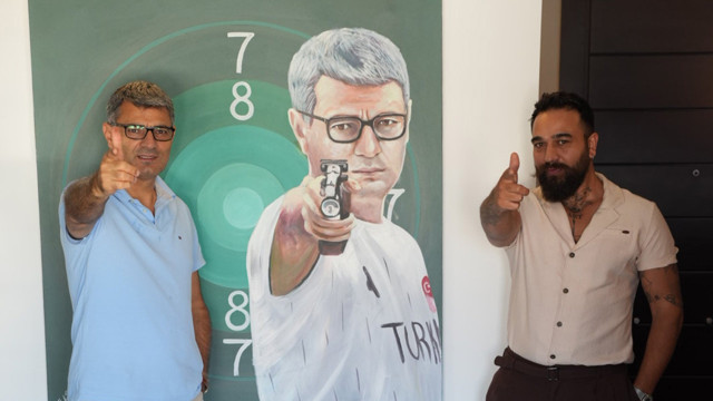 Yusuf Dikeç portresi, depremzedeler için açık artırmada satılacak - Resim: 0