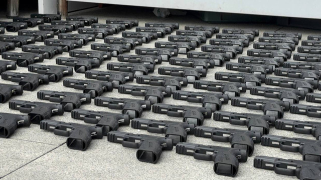 İstanbul'da silah kaçakçılığı operasyonu! Ele geçirilenler şaşırttı - Resim: 1