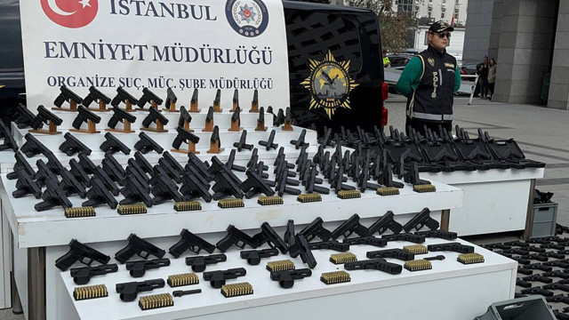 İstanbul'da silah kaçakçılığı operasyonu! Ele geçirilenler şaşırttı - Resim: 2