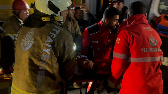 Esenyurt'ta korkunç kaza! Otomobil tırın altına girdi, sürücü... - Resim: 1