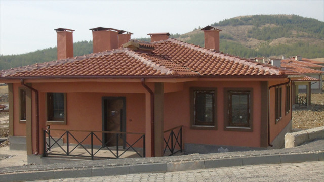 Nurdağı'nda 65 köy evinin anahtarı depremzedelere teslim edildi - Resim: 2