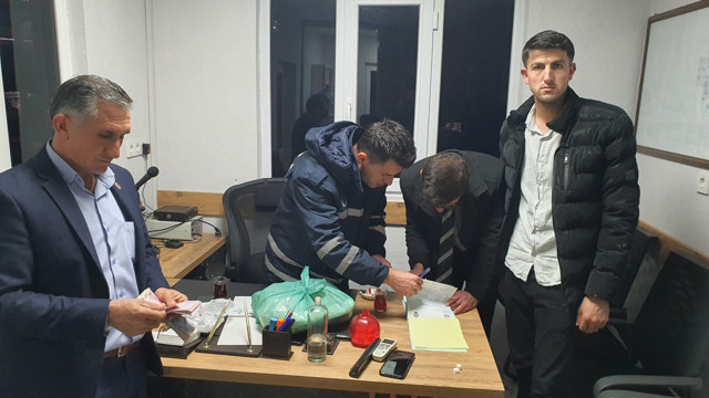 Manisa'da pazarda unutulan emekli maaşı, sahibini buldu - Resim: 0