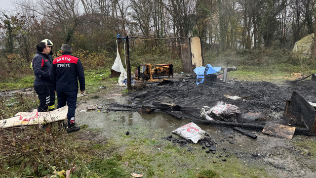 Bartın'da baraka yangınında 1 kişi öldü! Abla olay yerinde sinir krizi geçirdi - Resim: 1