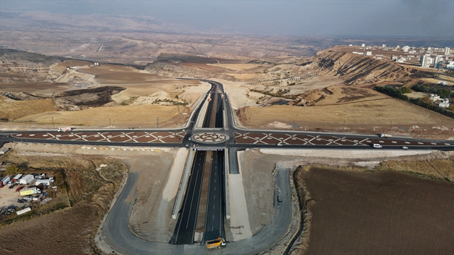 Kahta-Siverek arası 25 dakikaya düşecek! Bakan Uraloğlu: Yıllık 953 milyon lira tasarruf edeceğiz - Resim: 2