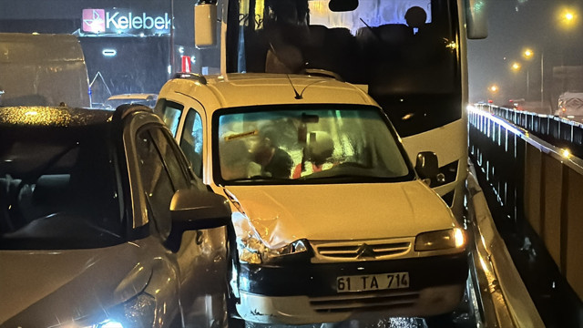 Samsun'da zincirleme kaza! 8 araç birbirine girdi - Resim: 0