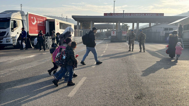 Suriyelilerin ülkelerine dönüşü sürüyor: "Türkiye'ye çok teşekkür ederiz" - Resim: 0
