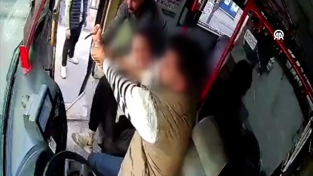 Adana'da otobüste dehşet! Şoförü boşanma aşamasındaki karısı bıçakladı - Resim: 0