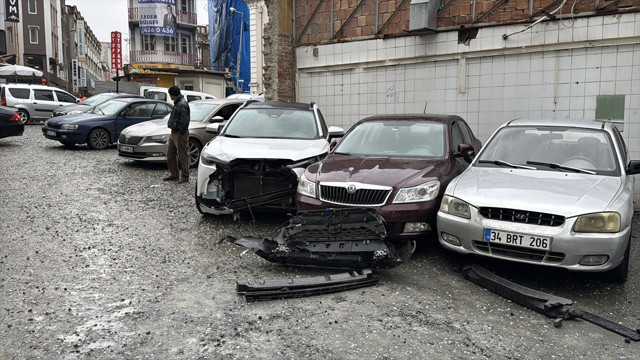 Samsun'da cipin çarptığı otomobil hastanenin acil servisine girdi - Resim: 0